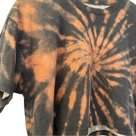 Hollister Women’s Acid Wash Cropped Tee, Size Medium Black Bleach Tie-Dye - Picture 4 of 5